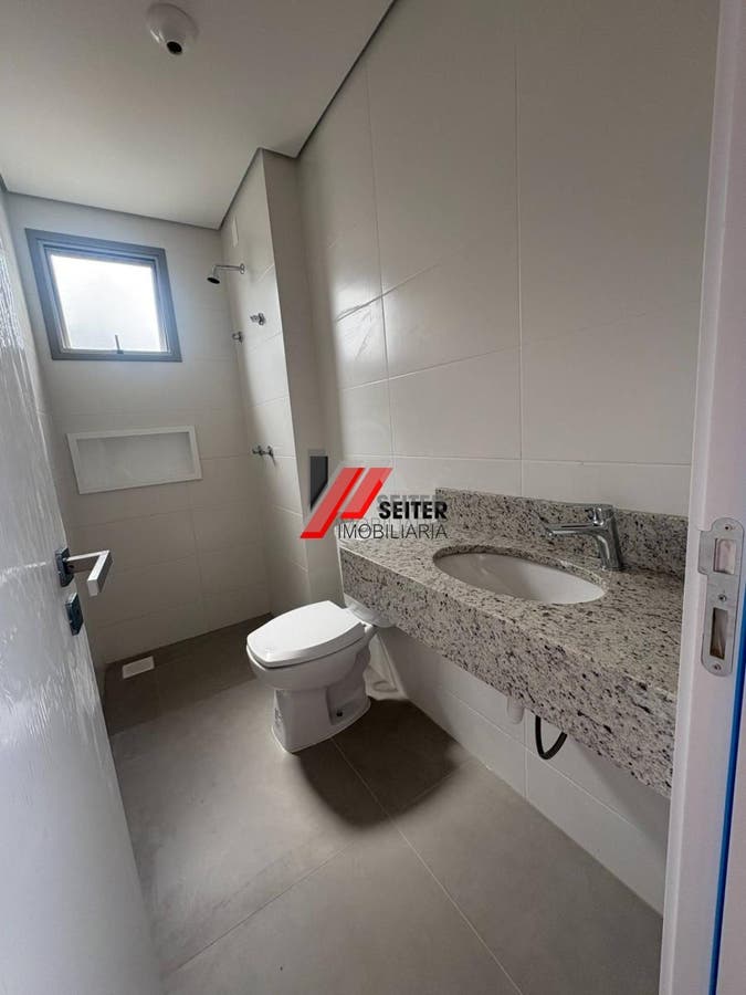 Apartamento novo de 3 dormitorios a venda proximo da UFSC no bairro Carvoeira