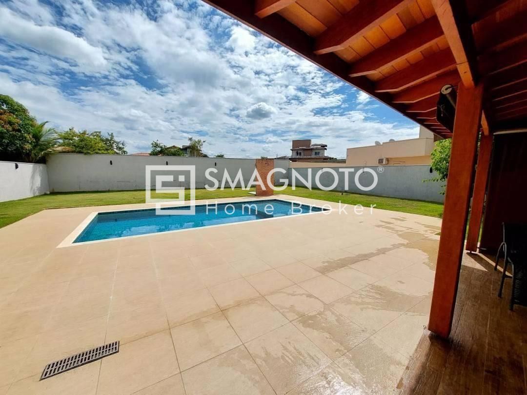 Vendo Sobrado no condomínio Aguas de São Pedro 3 suítes, piscina e excelente nível de acabamento!