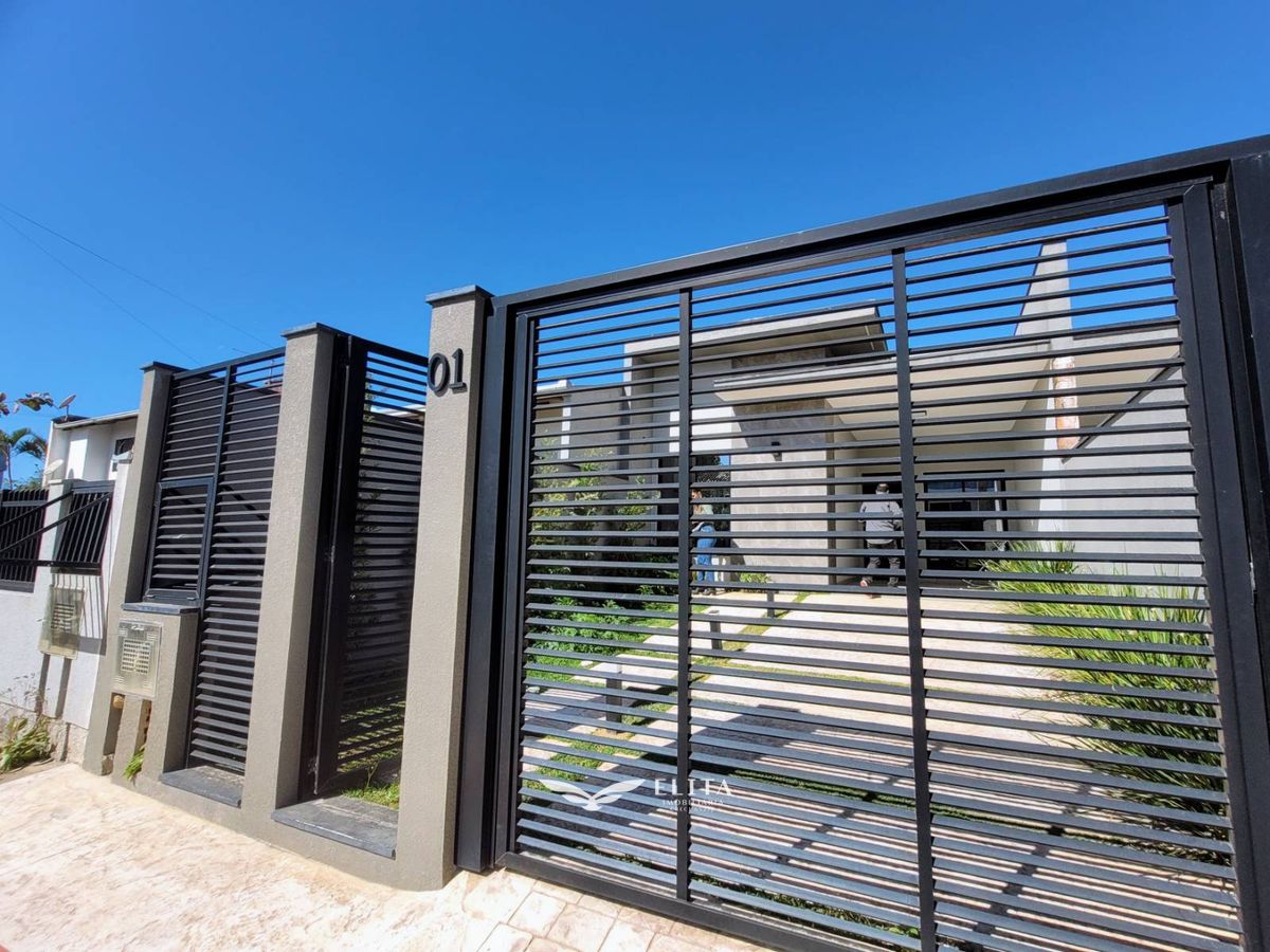 Casa com 2 Quartos, sendo 1 Suíte e Piscina à Venda em Itajuba, Barra Velha!