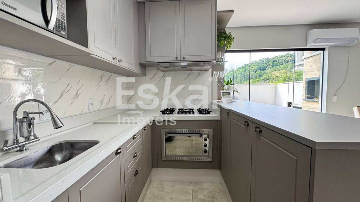 Sobrado Semi Mobiliado com 01 Suíte + 02 Quartos Três Rios do Sul