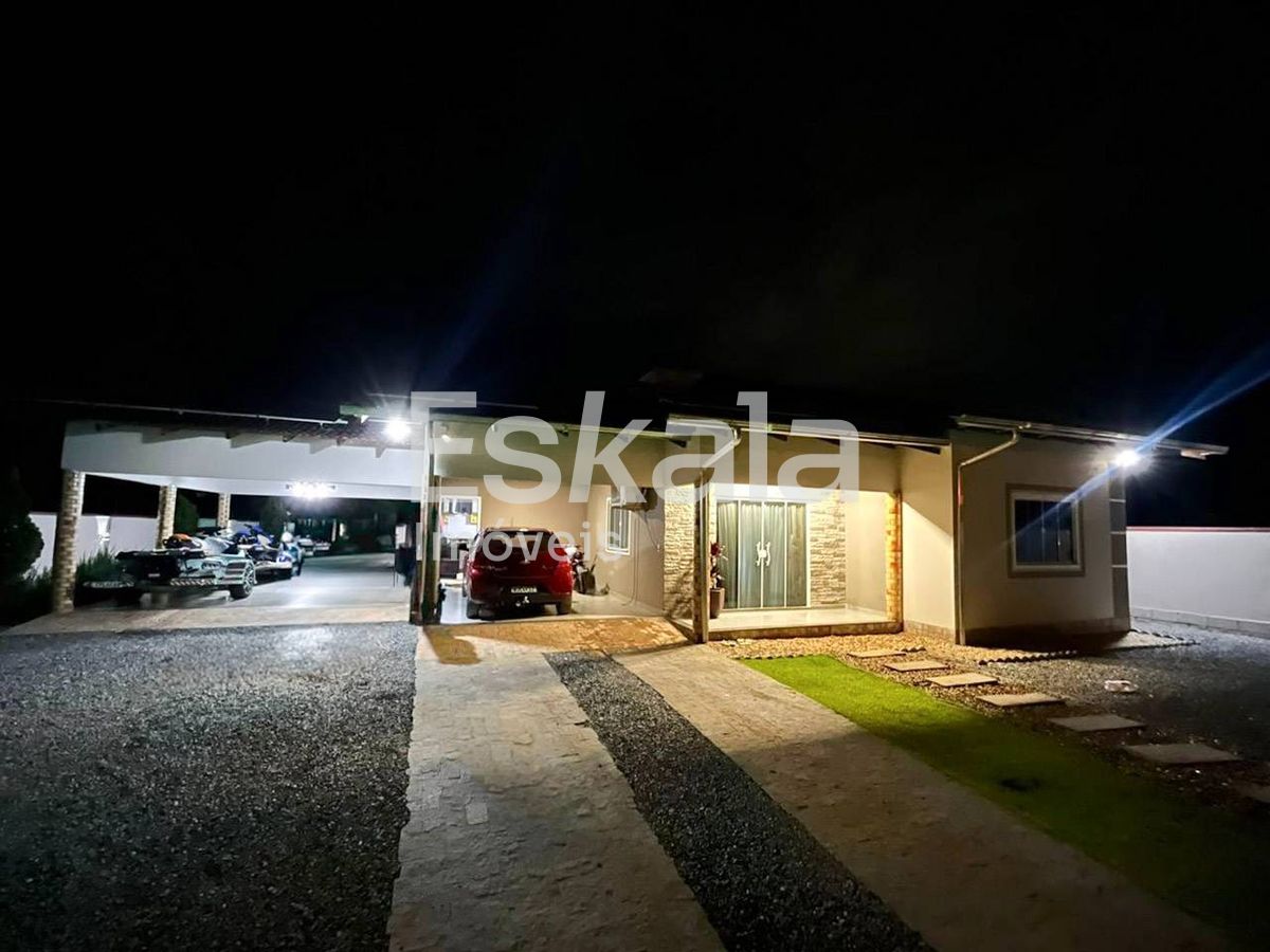 Casa Semimobiliada Com 01 Suíte + 02 Quartos Barro Branco - Guaramirim