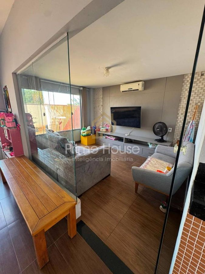 Vende-se Sobrado com piscina privativa no Bairro Santa Cruz II