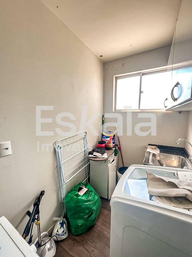 Apartamento semi-mobiliado com 01 suíte + 02 dormitórios centro - jaraguá do sul