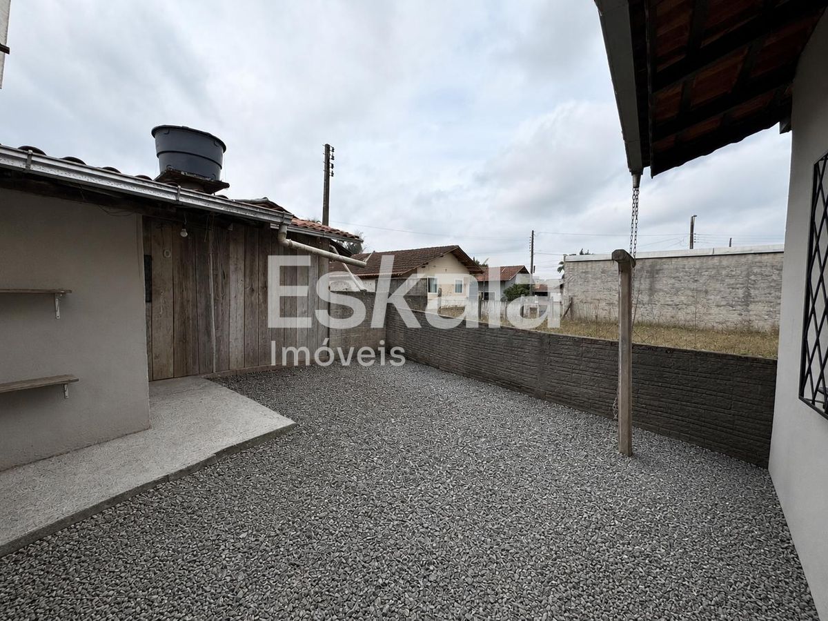 Casa Semimobiliada Com 01 Suíte + 02 Quartos Avaí - Guaramirim
