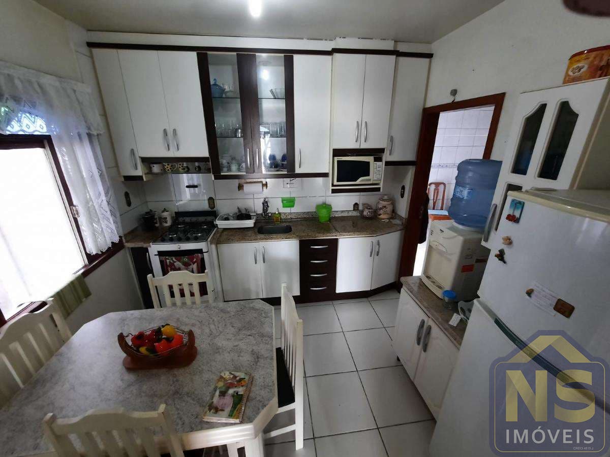 Casa de 5 quartos, no bairro São João, em Itajaí | Eu Corretor