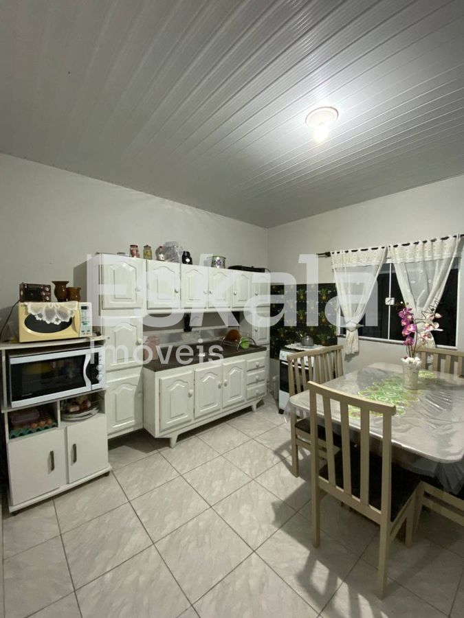 Casa com 03 Quartos e 04 Vagas de Garagem Amizade - Jaraguá do Sul