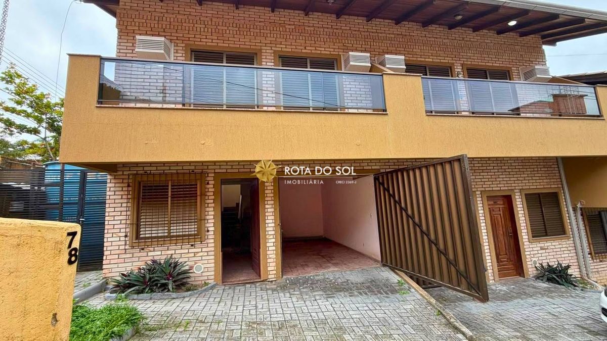 Duplex Mobiliado 2 Suítes à Venda Praia Centro Bombinhas SC - 1