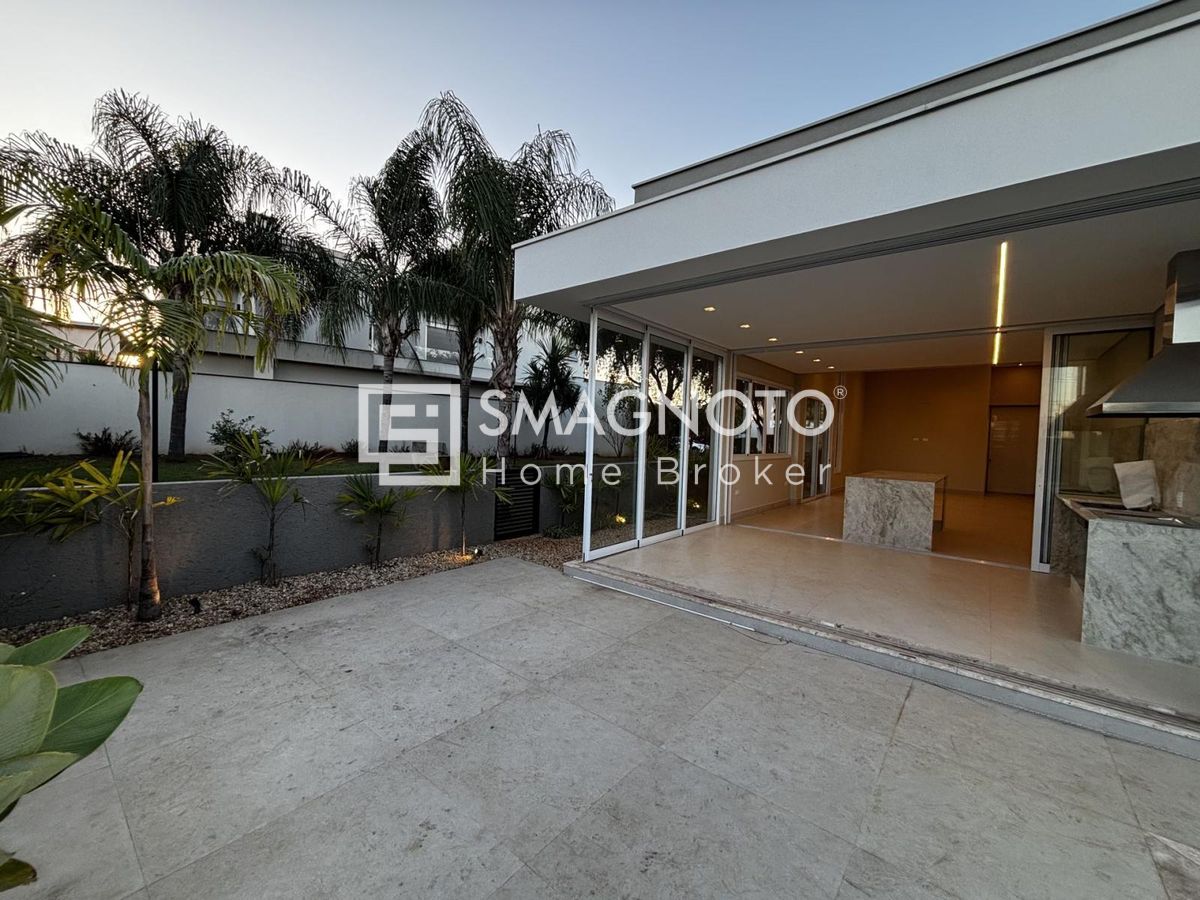 Casa Térrea de Alto Padrão à Venda no Damha I em Piracicaba com 3 Suítes e piscina .