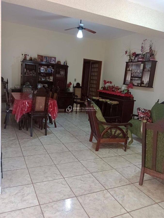 Casa, 3 quartos, 224 m² - Foto 2