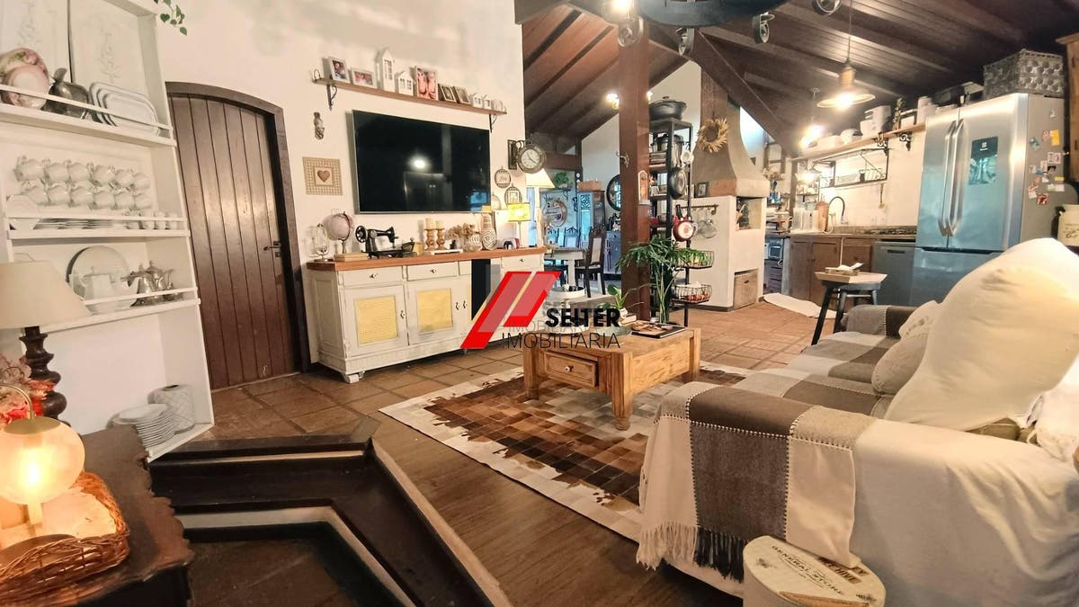 Casa comercial a venda em Canasvieiras norte de Florianópolis