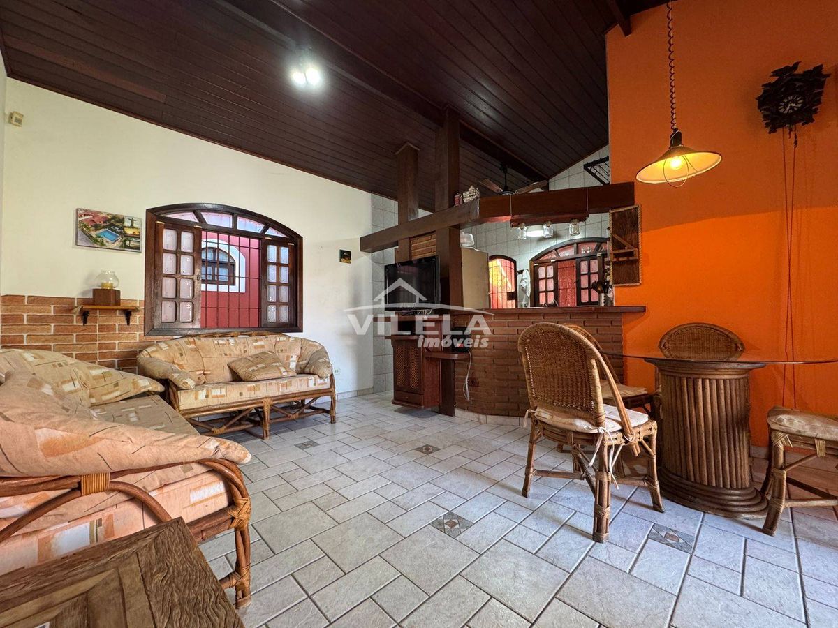 Casa com Piscina-Lado Praia-Bairro Indaiá-Caraguatatuba-Sp