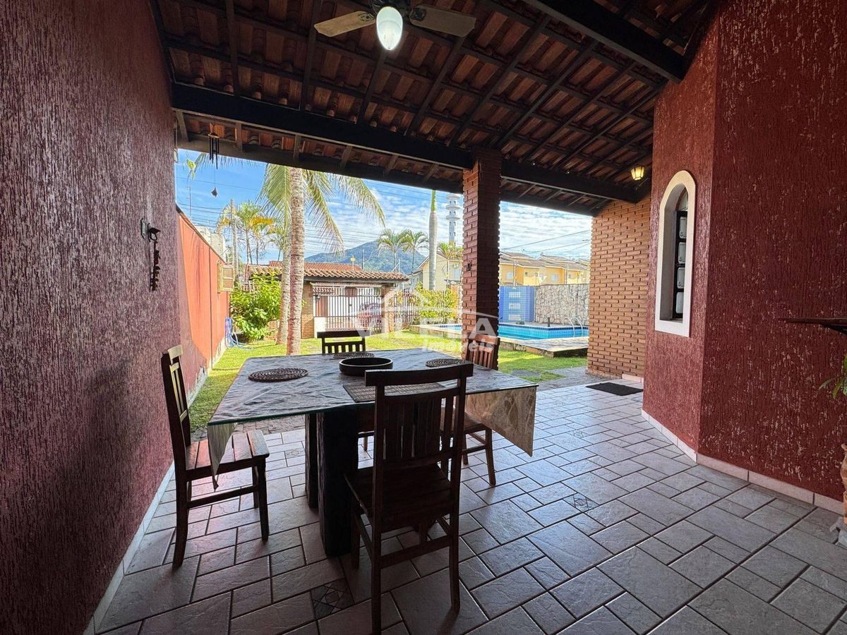 Casa com Piscina-Lado Praia-Bairro Indaiá-Caraguatatuba-Sp