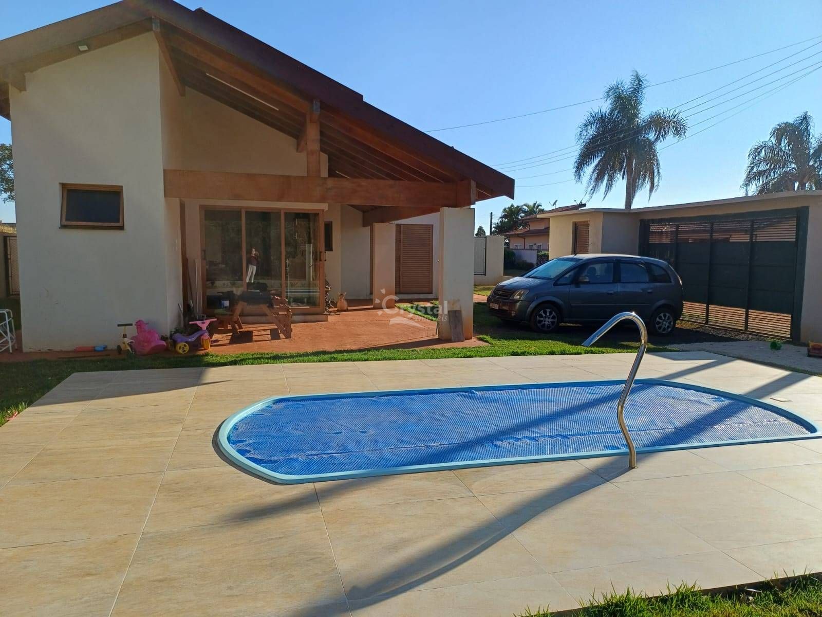 Casa À Venda com 3 Quartos, Garagem para 4 Carros, Piscina e Quintal em Condomínio Estribo - Avaré. Foto 2