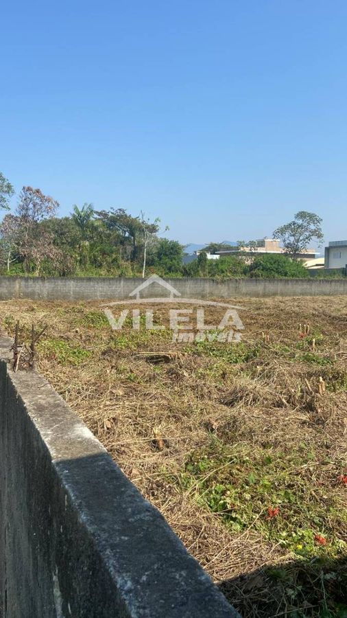 Área com 2000 m²