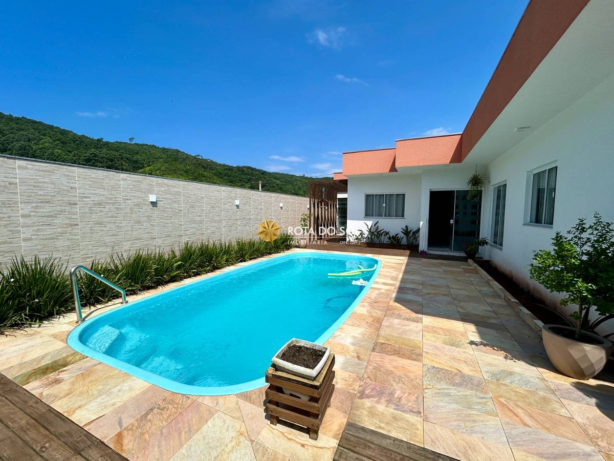 Acqua di Zimbros Casa 2 suítes à venda com piscina à venda Bombinhas SC
