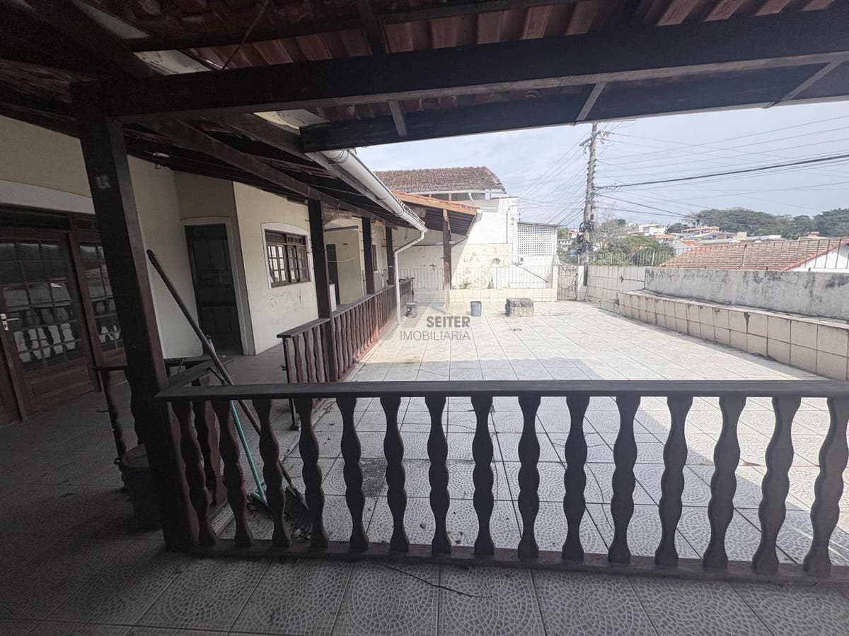 Casa grande a venda no bairro Agronomica