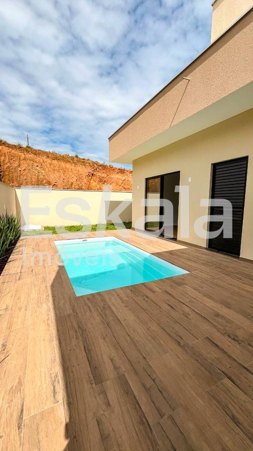 Casa á venda no Loteamento Montreal com Piscina, Três Rios do Norte - Jaraguá do Sul