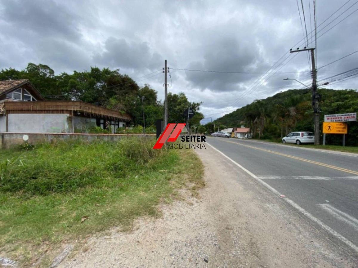 Terreno à venda em Florianópolis-SC Armação do Pântano do Sul 226m2 de área!