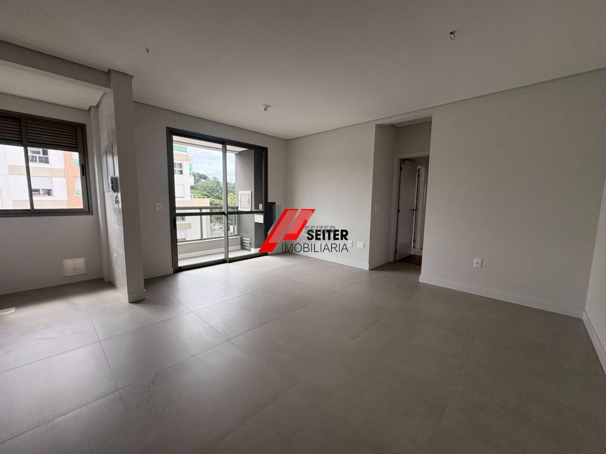 Apartamento novo de 3 dormitorios a venda proximo da UFSC no bairro Carvoeira
