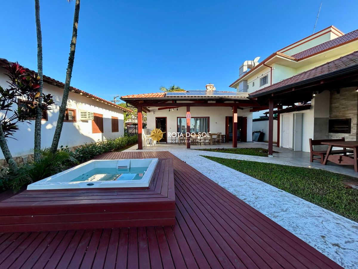 Casa Frente Mar à venda Praia Centro Bombinhas SC - 2
