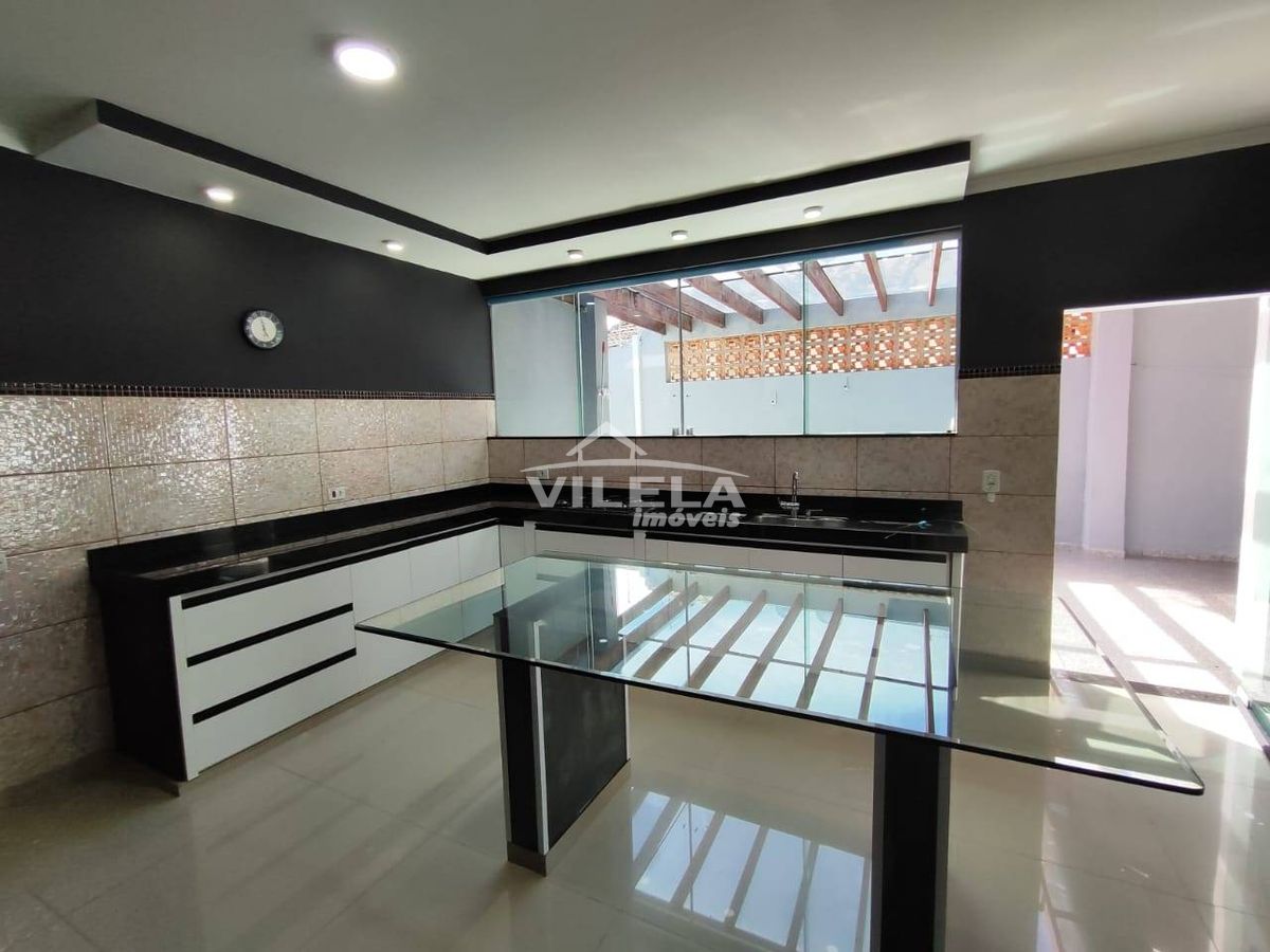 Casa com piscina na martin de sá-caraguatatuba-sp