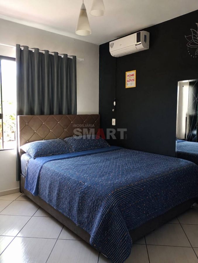 Casa à Venda no Jaraguá 99 com 3 quartos sendo 1 suíte