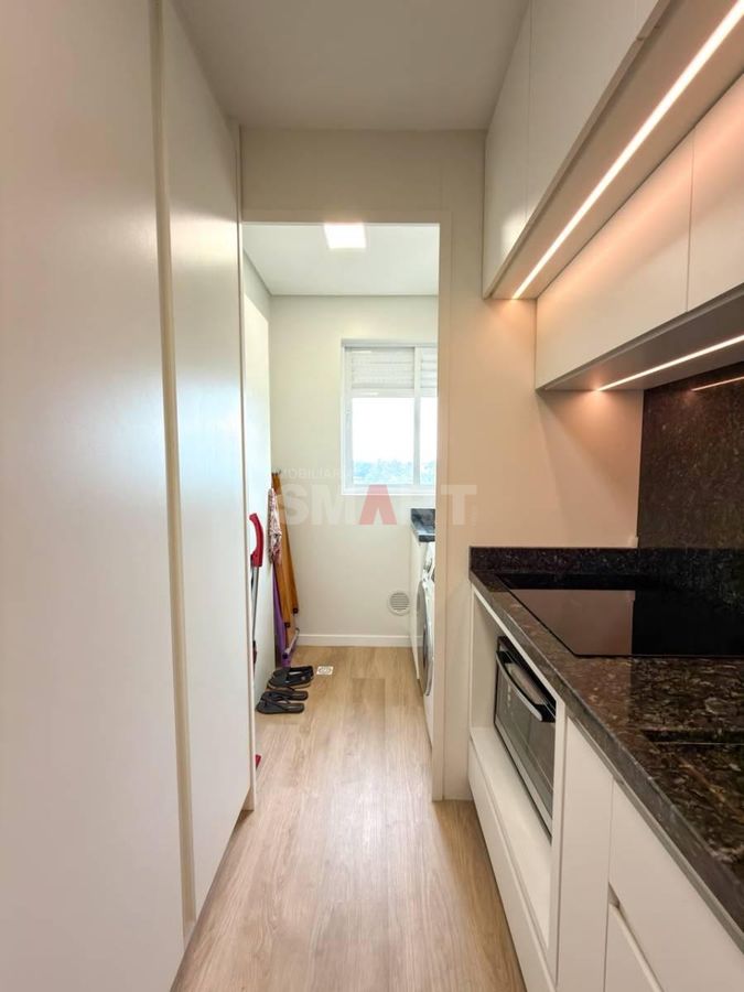 Apartamento mobiliado com 2 quartos na Vila Nova com elevador