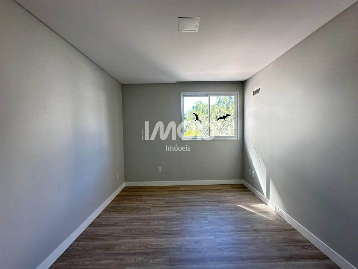 Apartamento com 3 suítes, centro