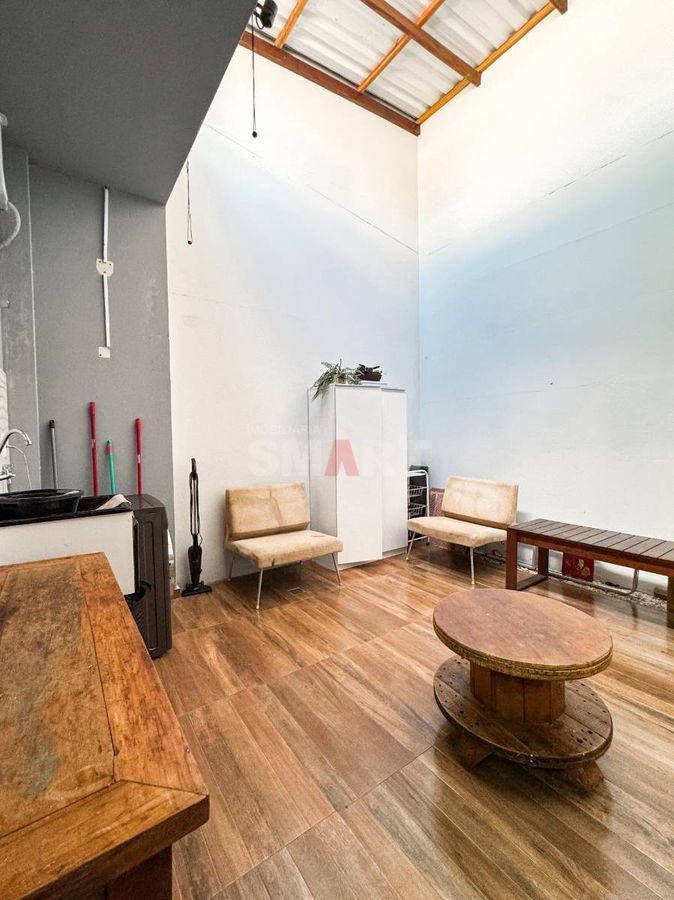 Casa Geminada Semimobiliada com 1 Suíte e 1 Quarto à Venda