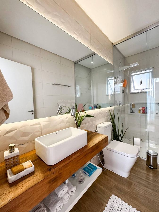 Ampla casa Mobiliada com 1 Suíte com Closet + 2 Quartos no São Luís