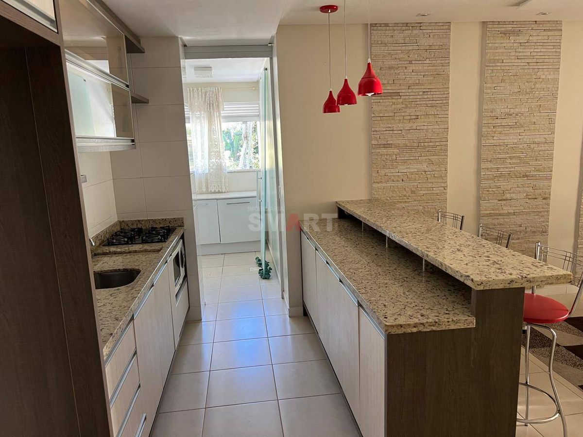 Apartamento 3 quartos semimobiliado com 2 vagas de garagem e box