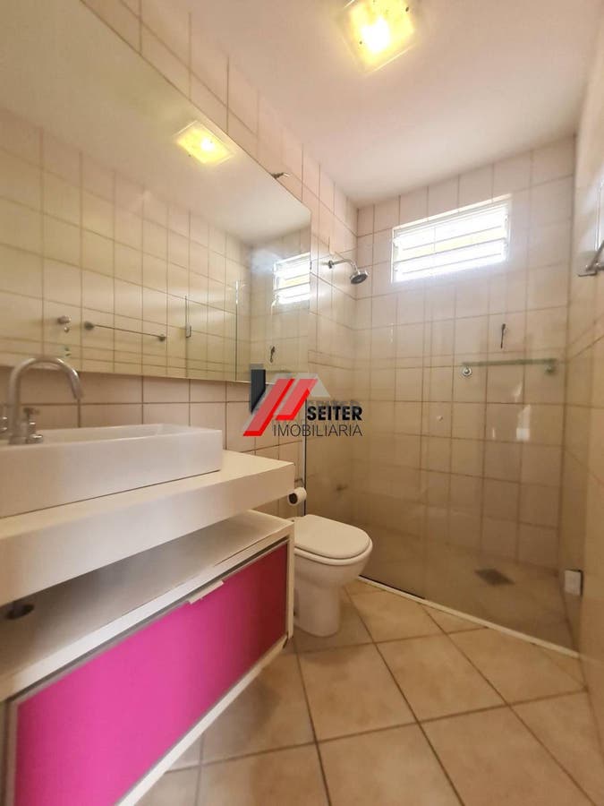 Casa mobiliada à venda em condomínio fechado no Bairro Monte Verde em Florianópolis com 4 quartos sendo 3 suítes