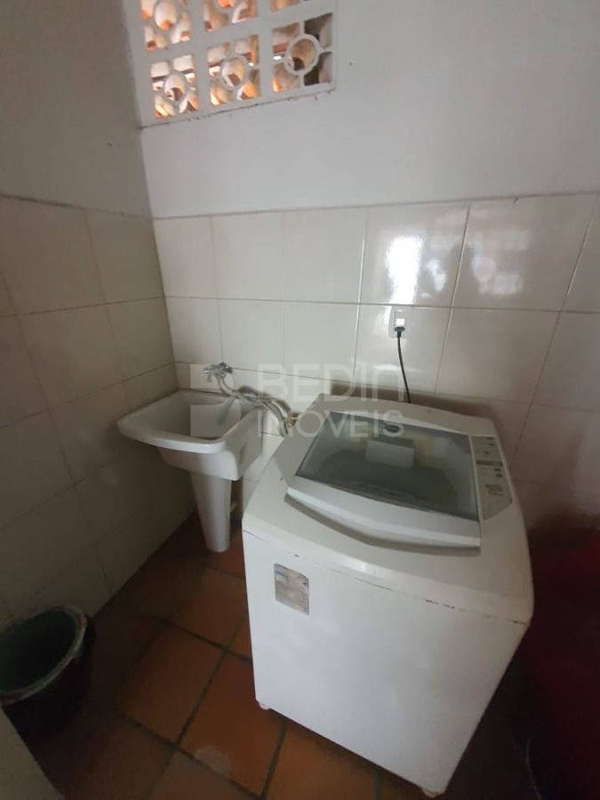 images_656f1664b0add