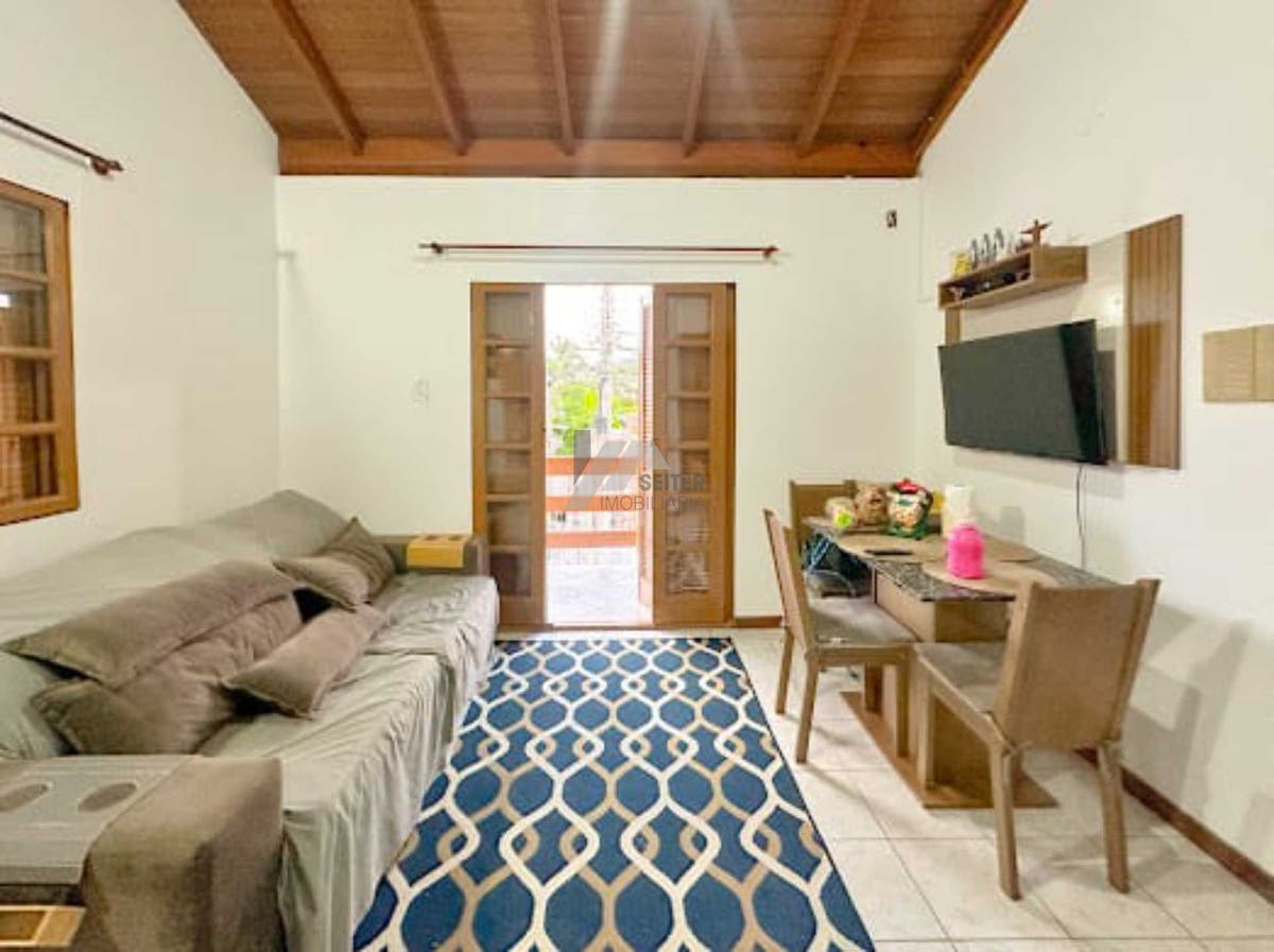 Casa de 5 dormitórios para Venda na Cachoeira do Bom Jesus- Florianópolis