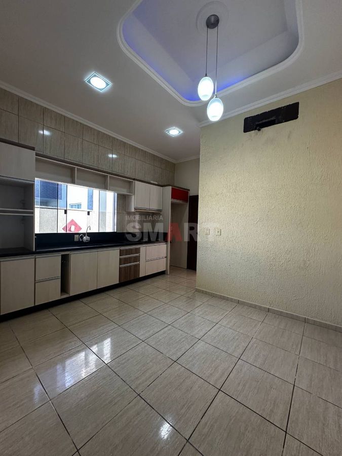Casa Semimobiliada Suíte + 02 Dormitórios em Três Rios