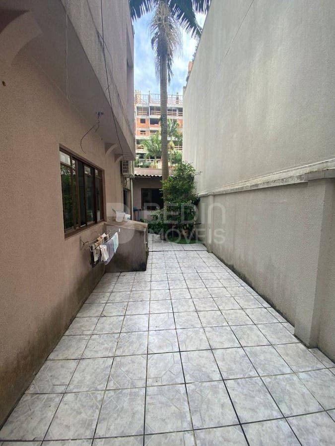 Sala Comercial de 350m² no bairro Centro, em Balneário Camboriú | Eu Corretor