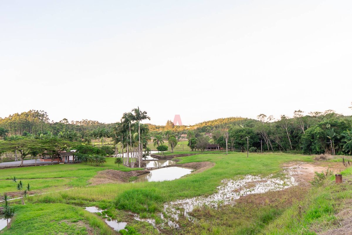 Chácara com 8 Lagoas, 2 Casas e Choupana de Festas em Guaramirim