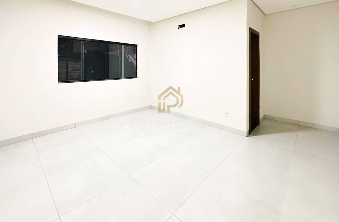 Vende-se Casa Térrea em Bairro Jardim Califórnia