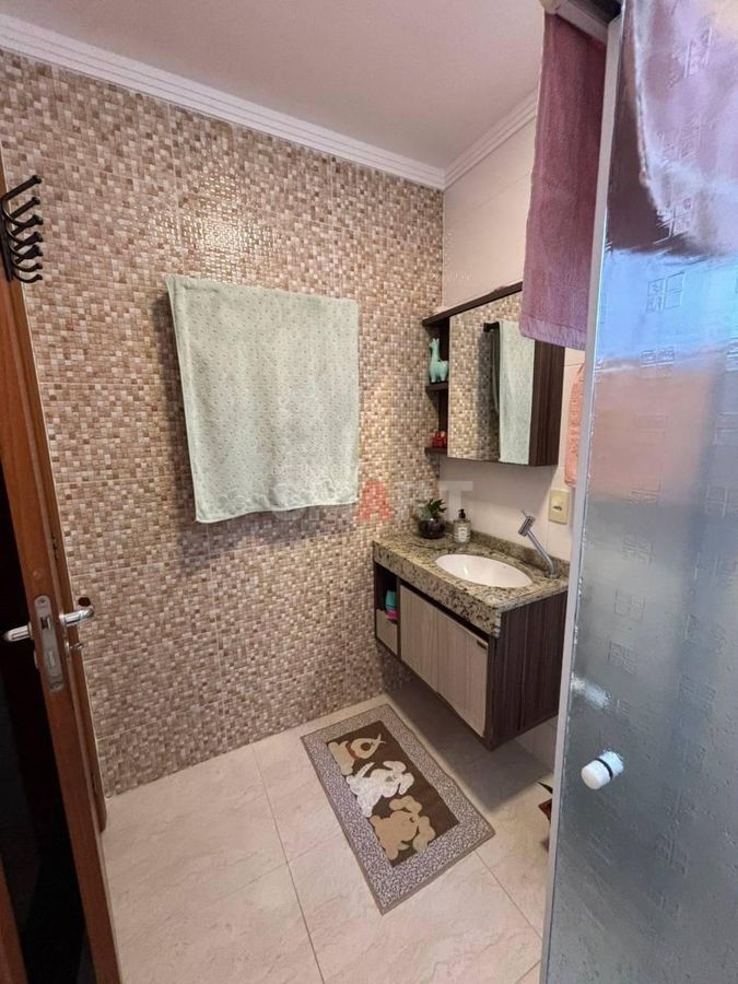 Apartamento com 2 Quartos e Ampla Área Externa no Bairro Amizade