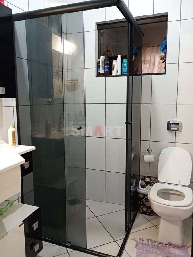 Casa à Venda no Jaraguá 99 com 3 quartos sendo 1 suíte