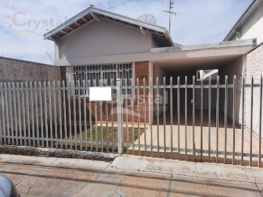 Casa à Venda no Centro de Avaré com 2 Quartos, Lavanderia e Garagem Cobertas. Foto 2