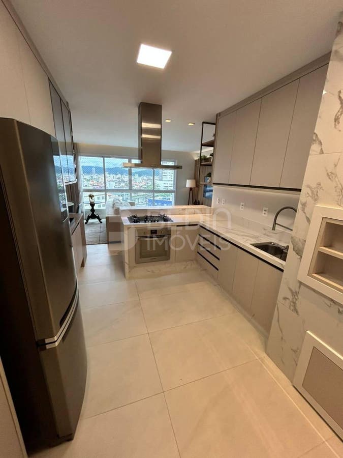Apartamento de 4 quartos, 132m² no bairro Centro, em Balneário Camboriú | Eu Corretor