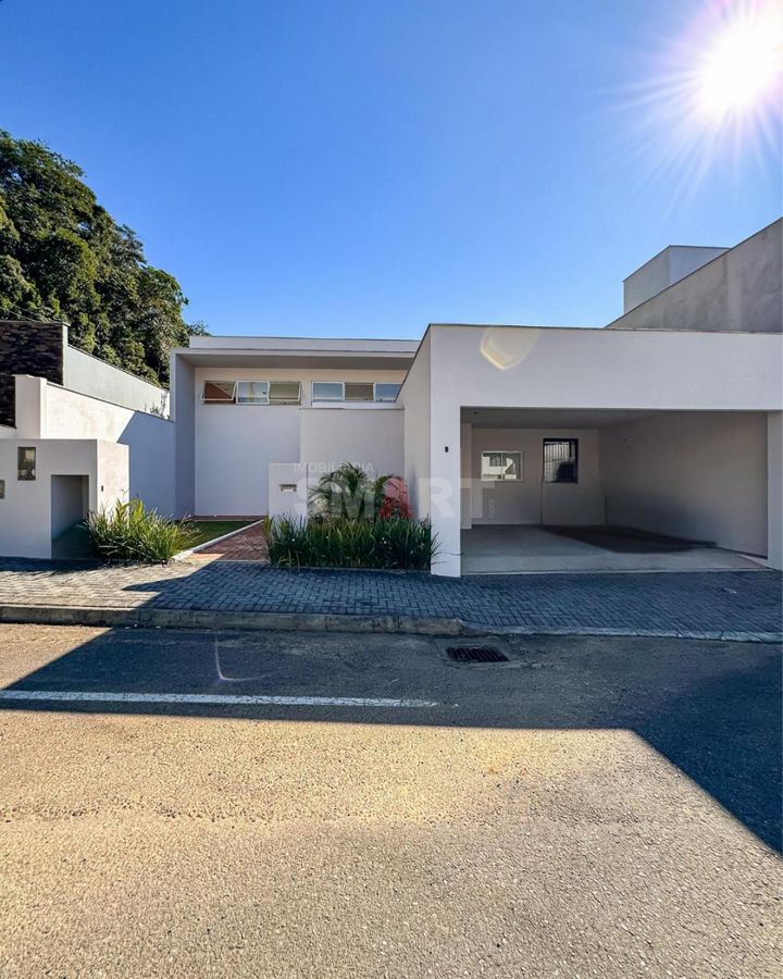 Ampla casa Mobiliada com 1 Suíte com Closet + 2 Quartos no São Luís