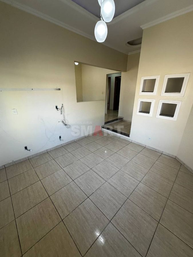 Casa Semimobiliada Suíte + 02 Dormitórios em Três Rios