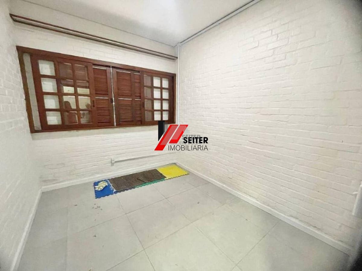 Casa para alugar no Itacorubi com 3 quartos