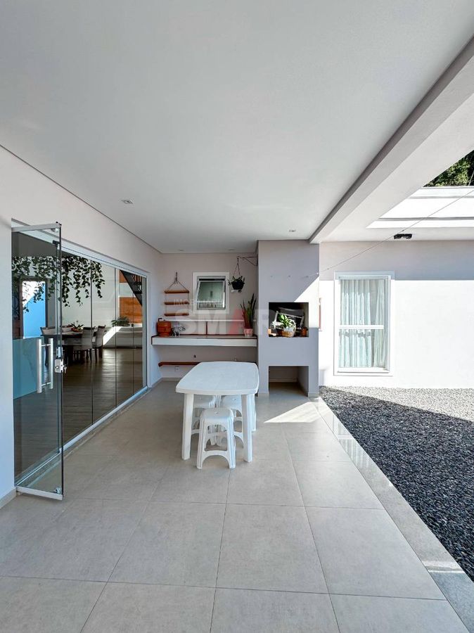 Ampla casa Mobiliada com 1 Suíte com Closet + 2 Quartos no São Luís
