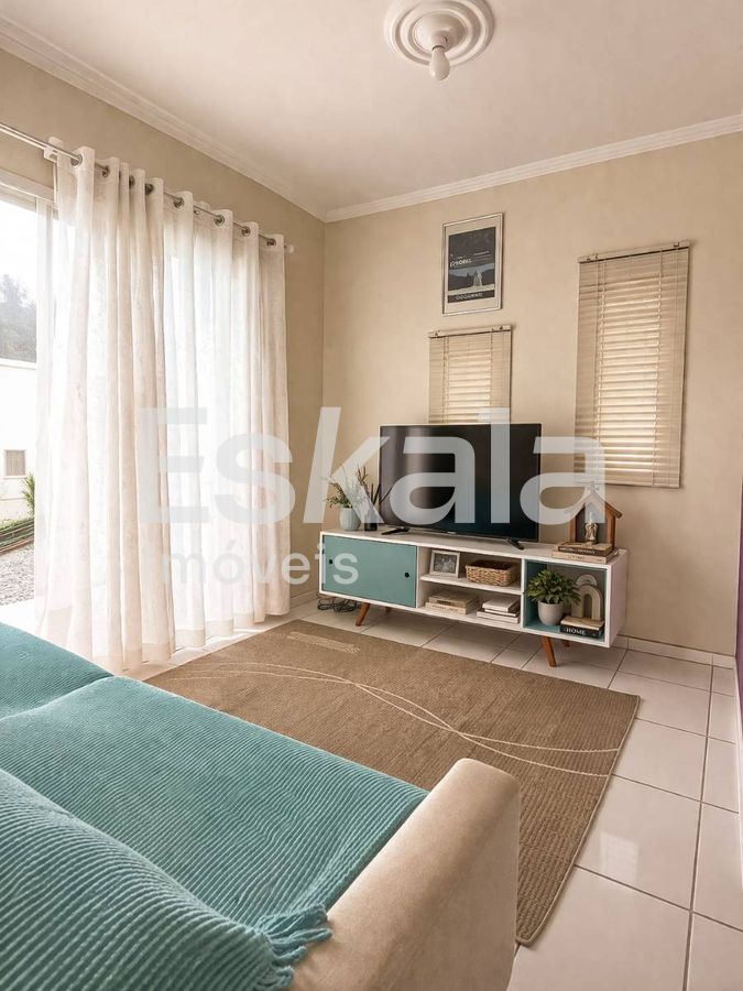 Casa Semi Mobiliada Com 01 Suíte + 02 Quartos Bananal Do Sul - Guaramirim