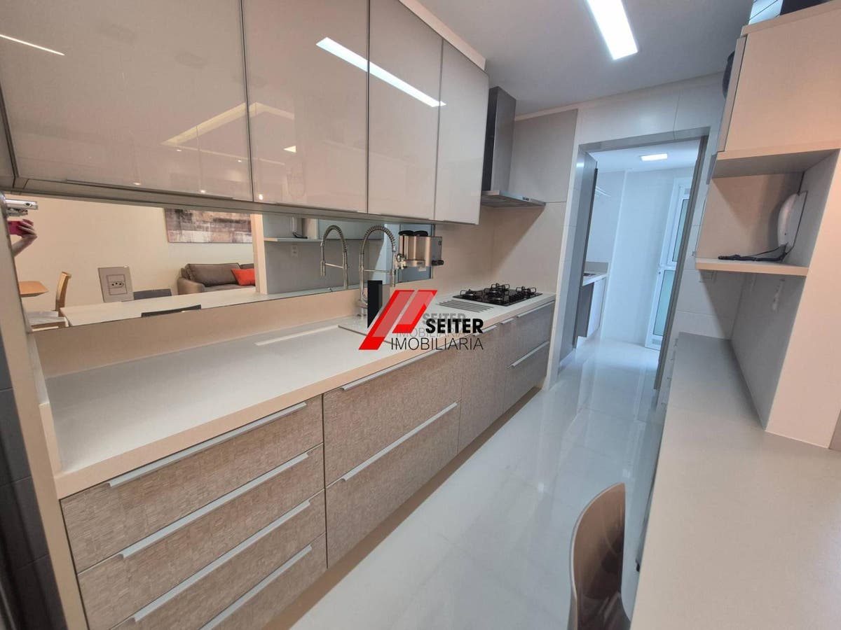 Apartamento de 2 dormitórios alto padrão para locação na Agronômica Florianópolis