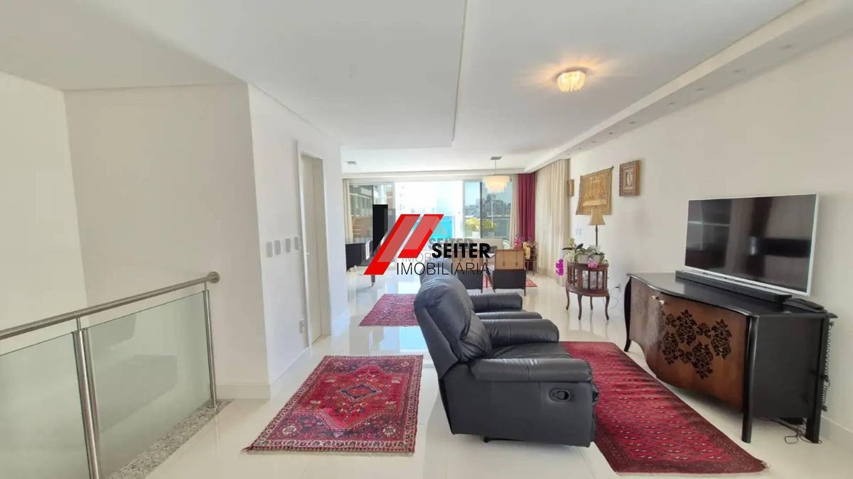 Cobertura 2 dormitórios com suite venda Centro Florianópolis