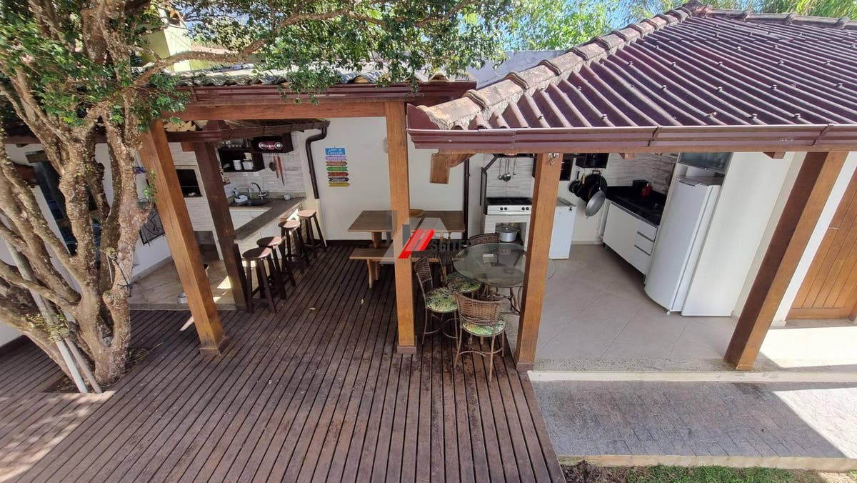 Casa de 3 suites a venda Lagoa da Conceiçao Florianopolis com 352 metros de area util